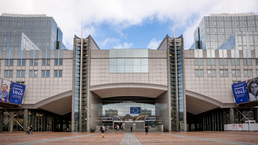 Eingang des EU-Parlaments in Brüssel